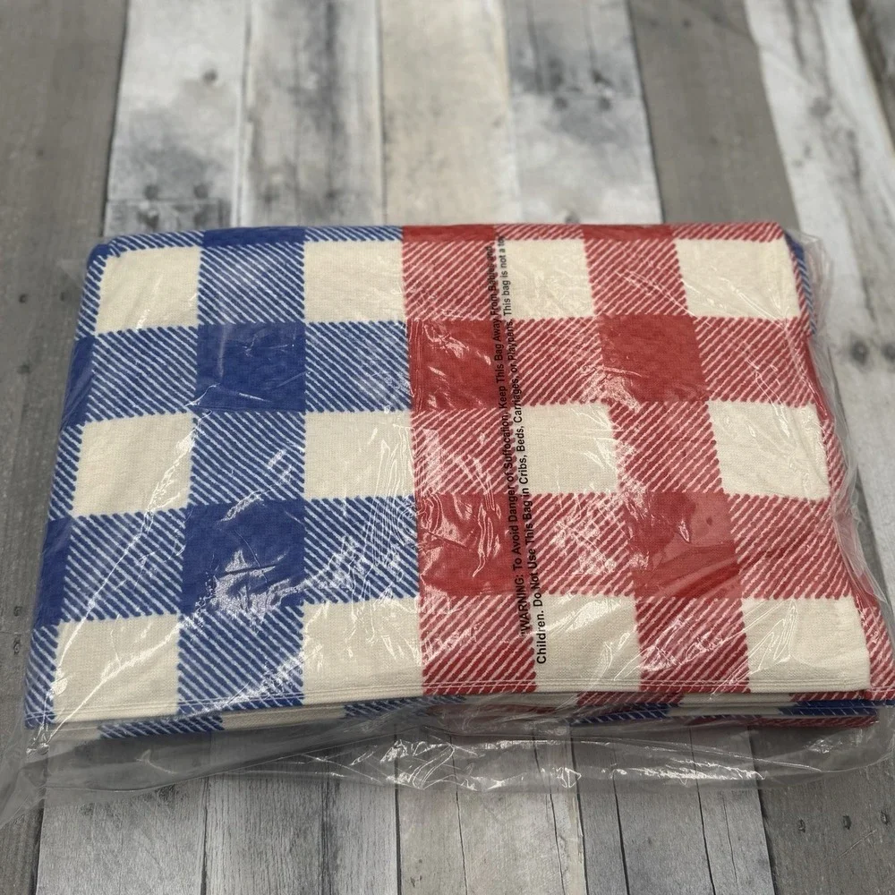 Room Essentials XL Buffalo Plaid Beach Towel Red White Blue Americana Summer NWT